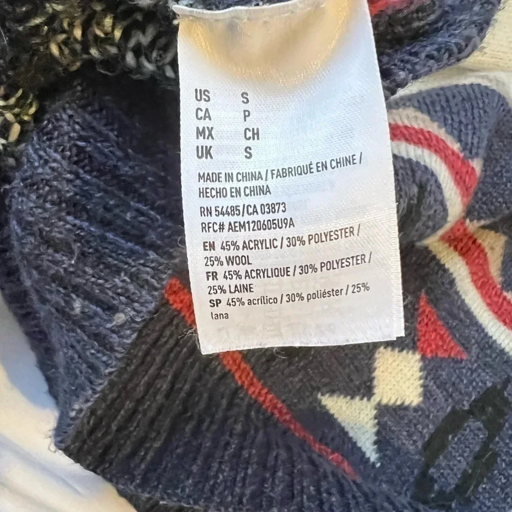 American Eagle Aztec wool sweater‎